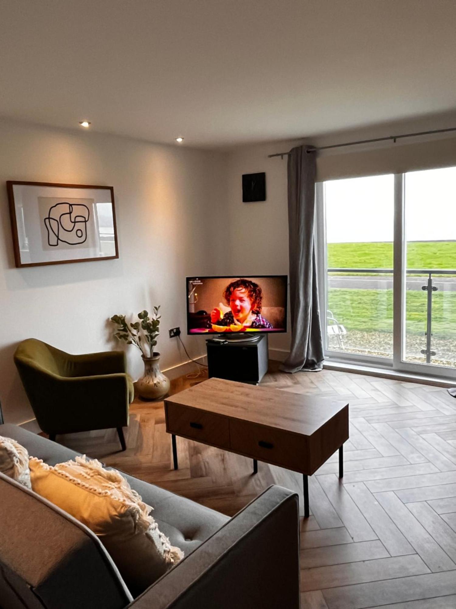 Seaside Serenity Apartment